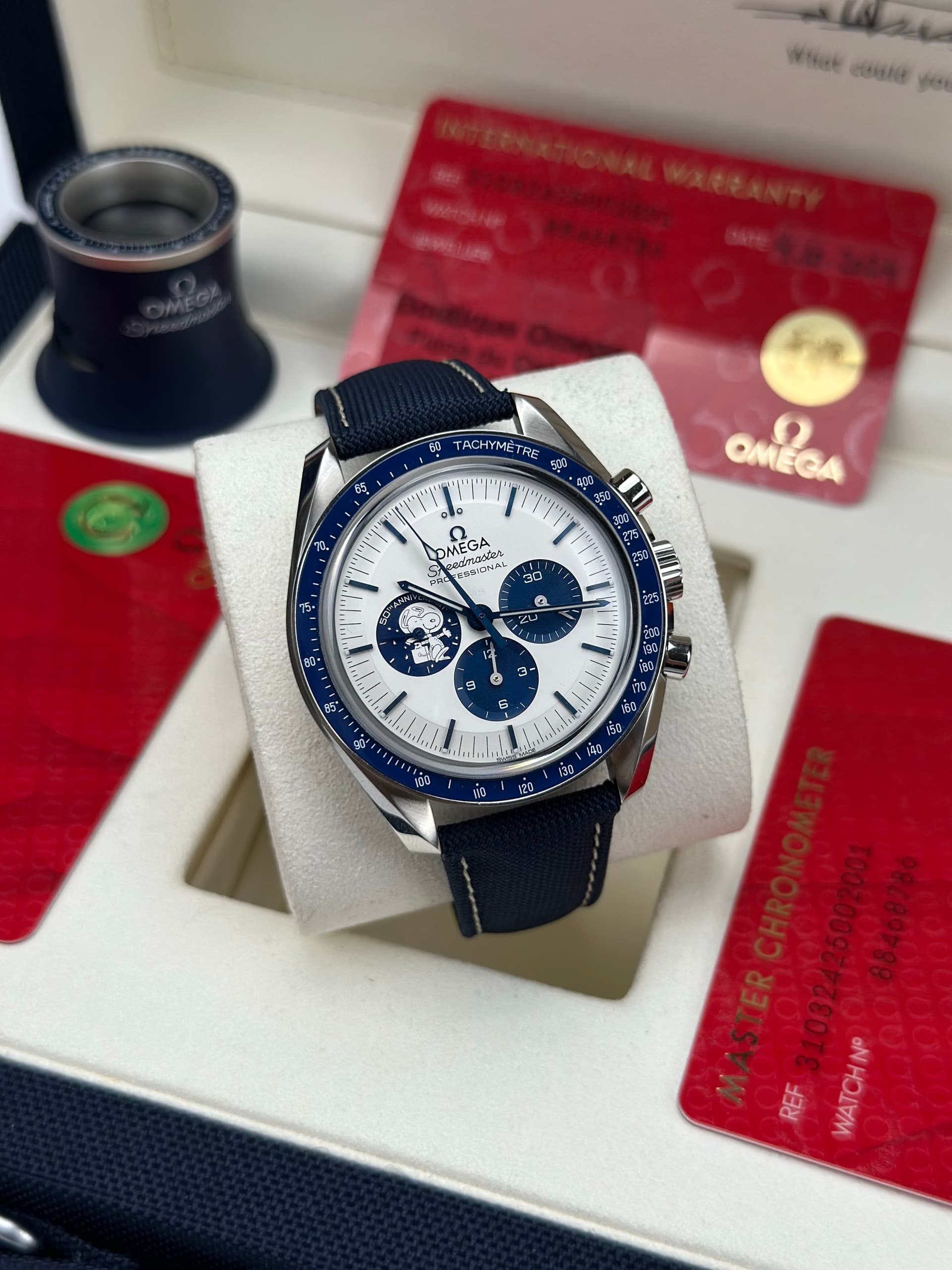 Speedmaster Silver Snoopy Award”