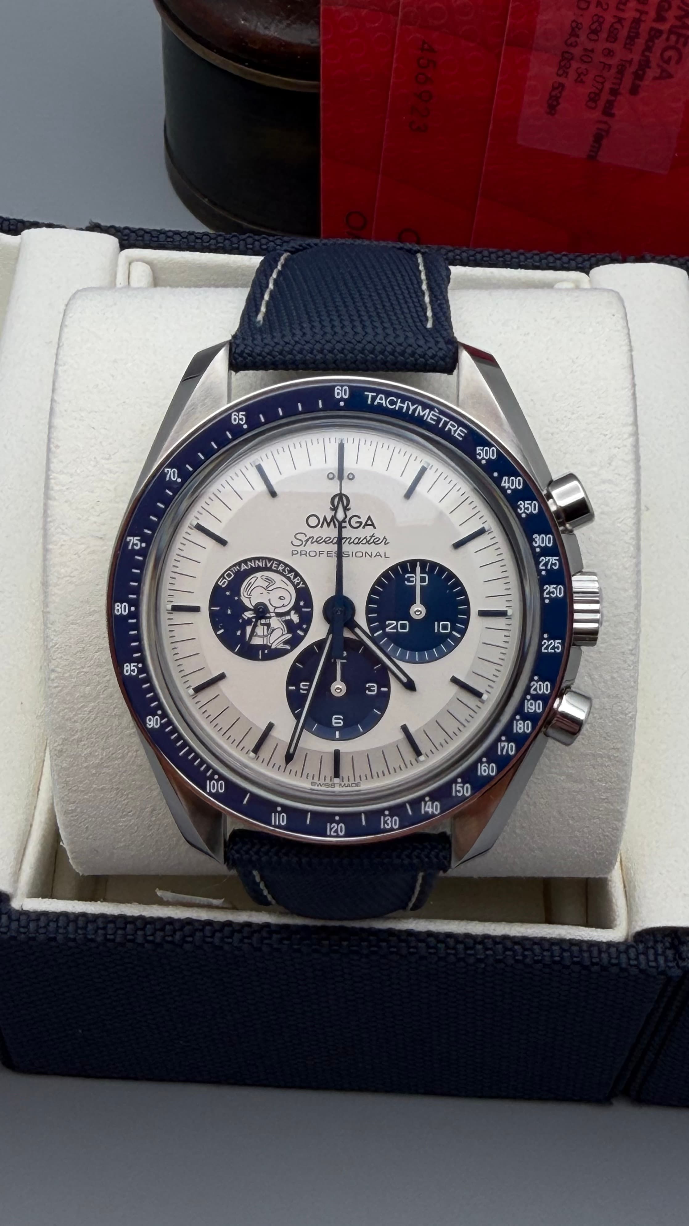 Speedmaster Silver Snoopy Award”