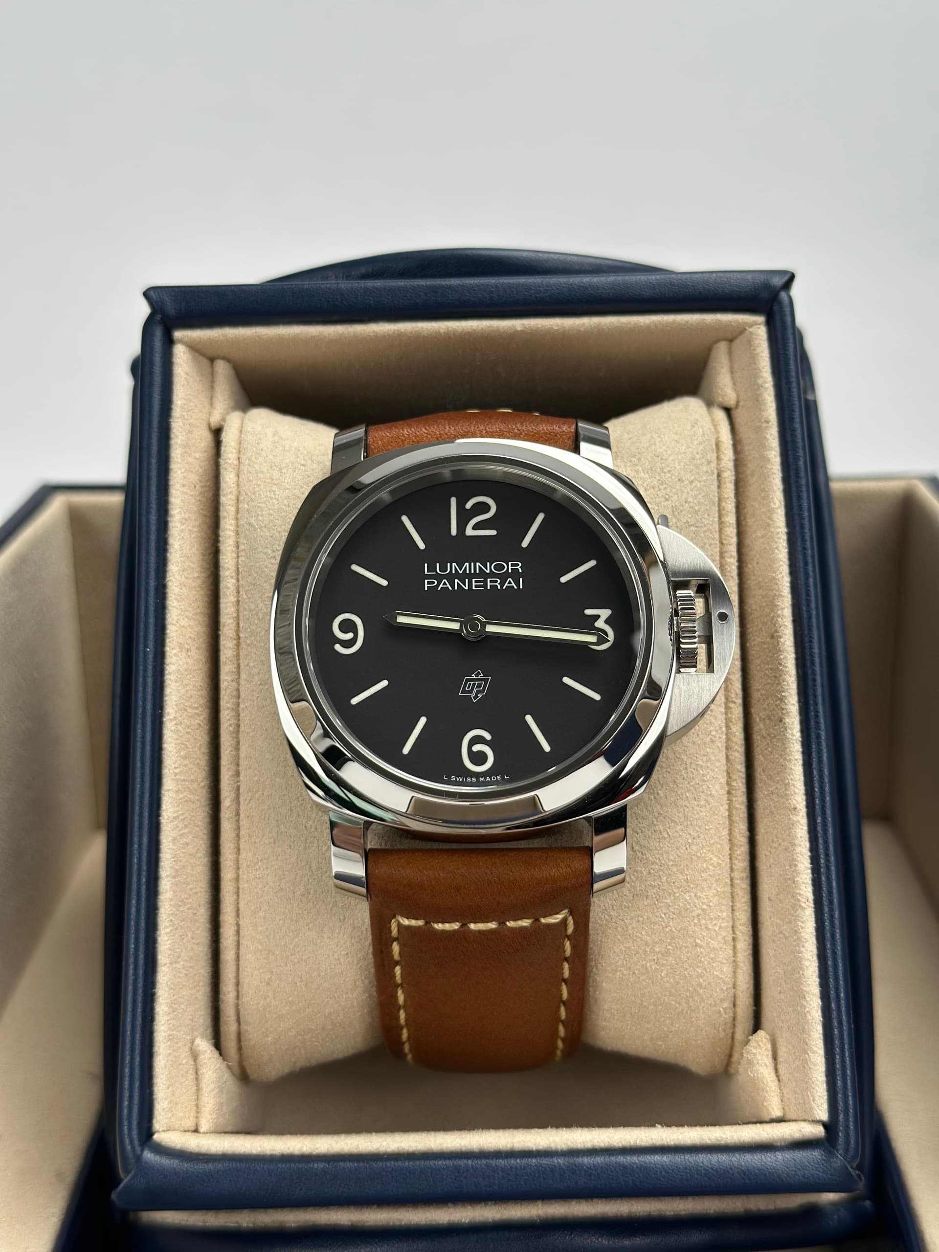 Luminor Base Logo 44